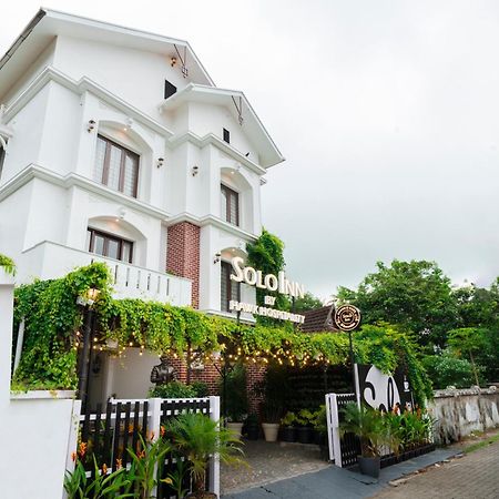 Solo Inn By Hawk Hospitality Kochi Zewnętrze zdjęcie