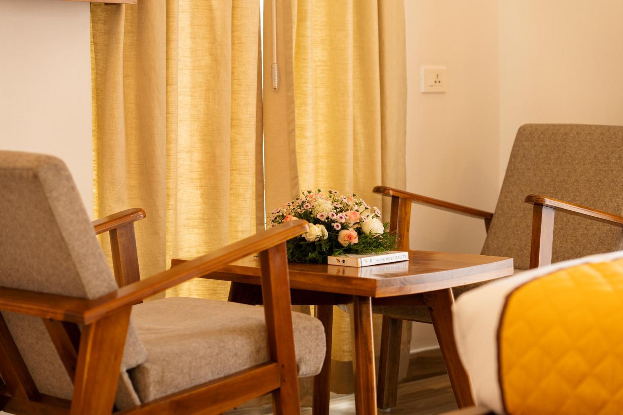 Solo Inn By Hawk Hospitality Kochi Zewnętrze zdjęcie