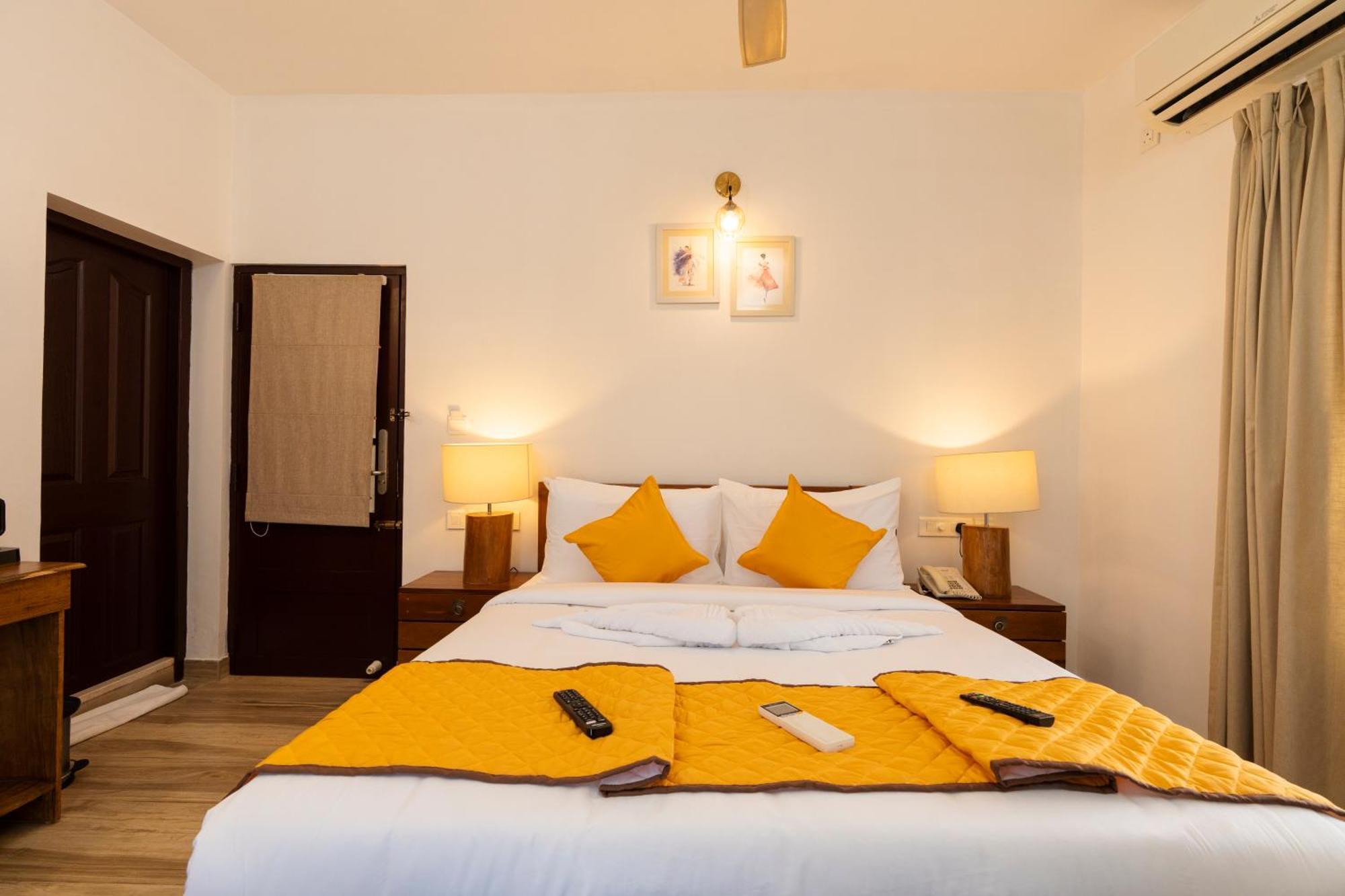 Solo Inn By Hawk Hospitality Kochi Zewnętrze zdjęcie
