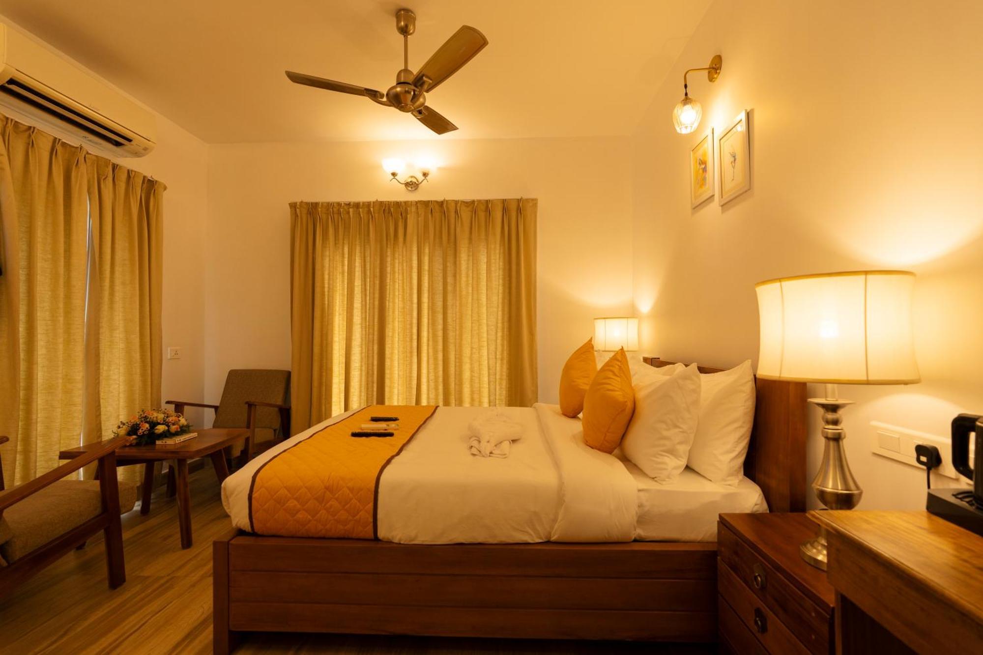 Solo Inn By Hawk Hospitality Kochi Zewnętrze zdjęcie