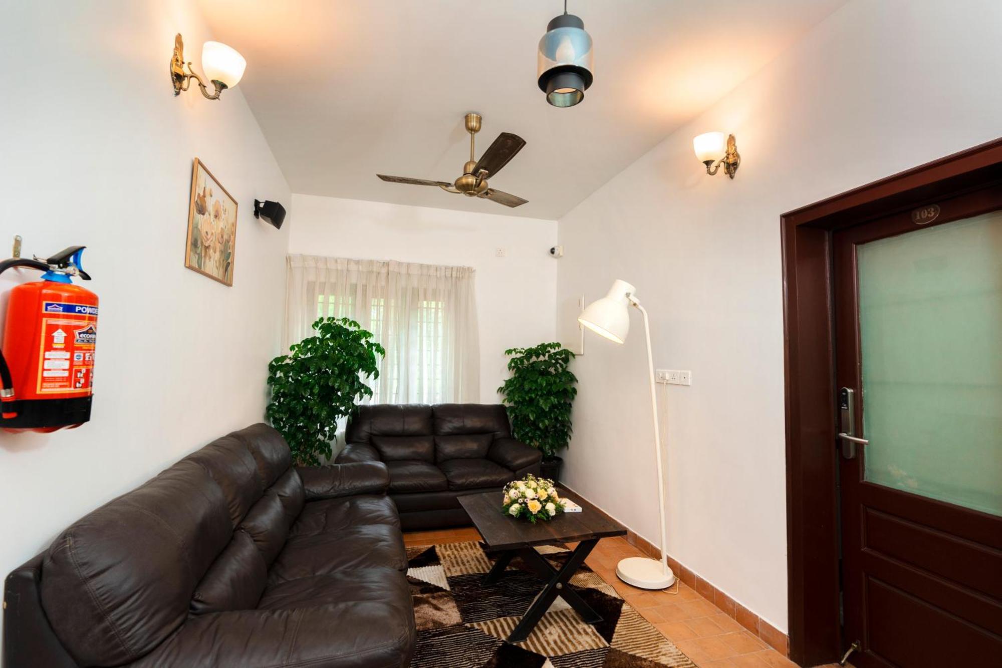 Solo Inn By Hawk Hospitality Kochi Zewnętrze zdjęcie