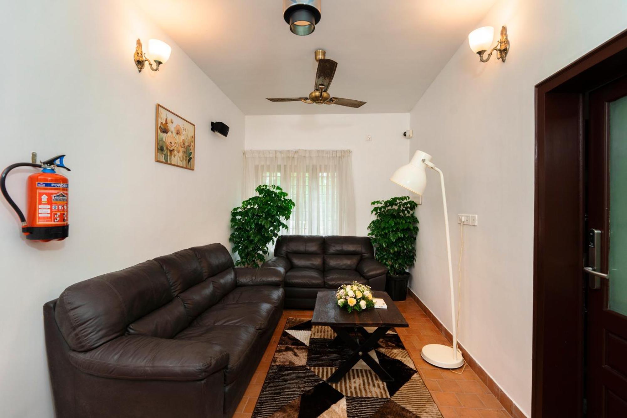Solo Inn By Hawk Hospitality Kochi Zewnętrze zdjęcie