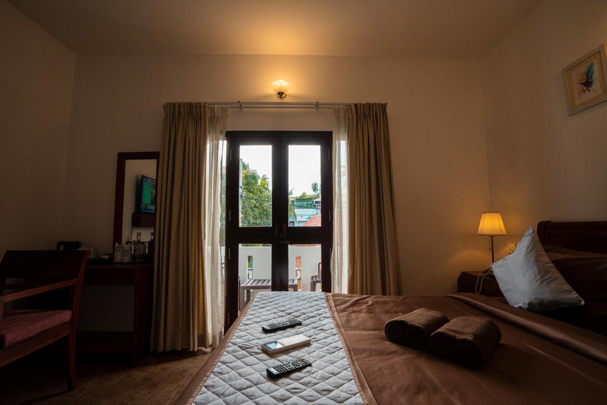 Solo Inn By Hawk Hospitality Kochi Zewnętrze zdjęcie