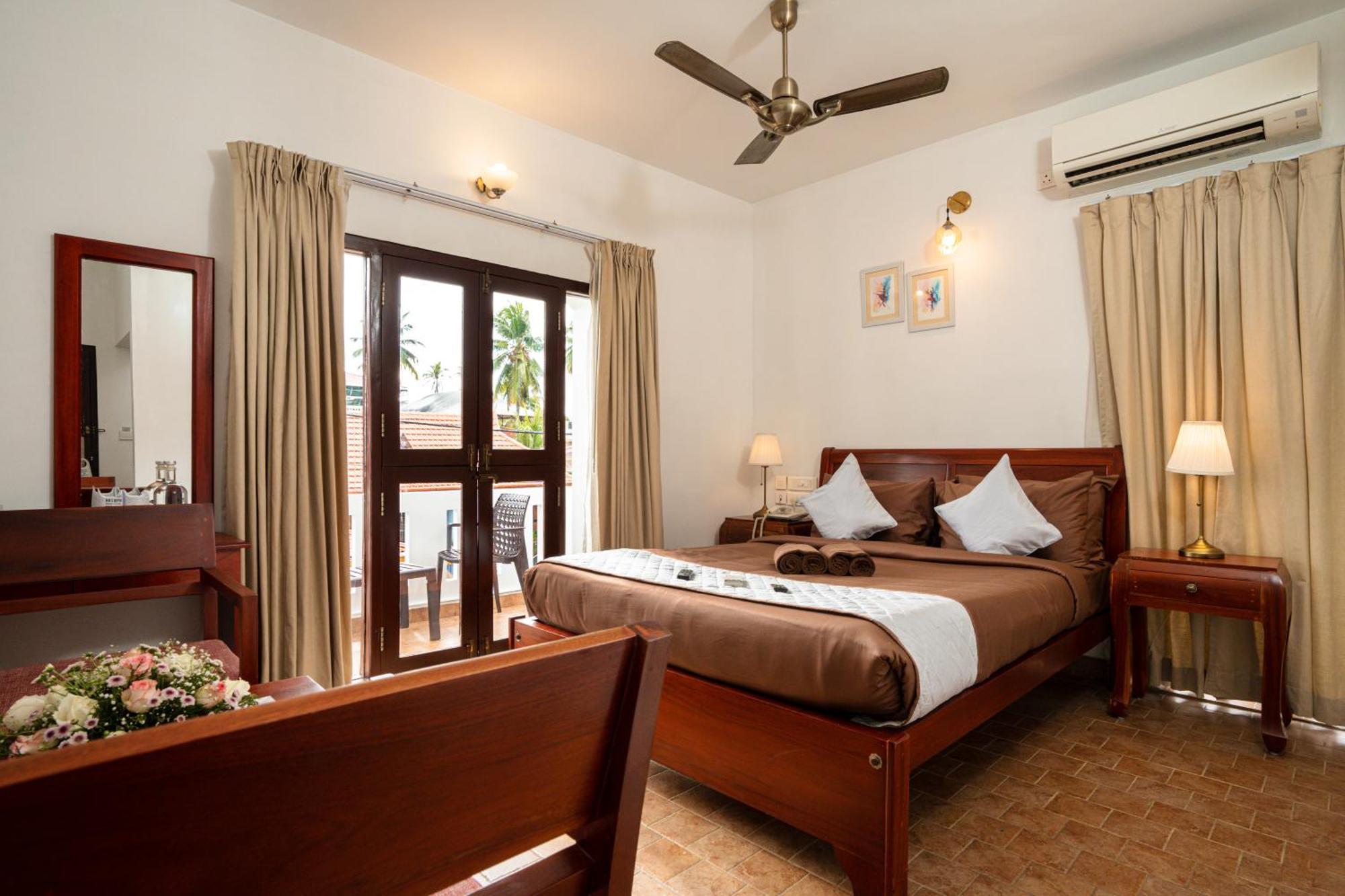 Solo Inn By Hawk Hospitality Kochi Zewnętrze zdjęcie